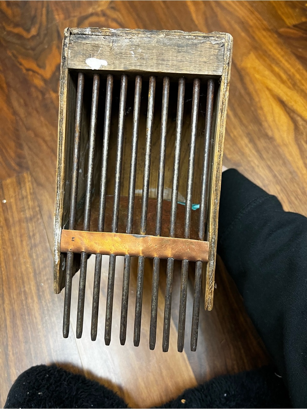 Antique Vintage Rustic Wooden Berry Picker - Picture 7 of 10
